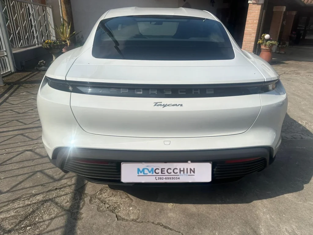Porsche Taycan usato MCMcecchinauto