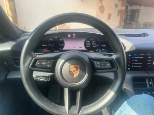 Porsche Taycan usato MCMcecchinauto