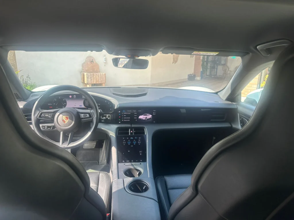 Porsche Taycan usato MCMcecchinauto