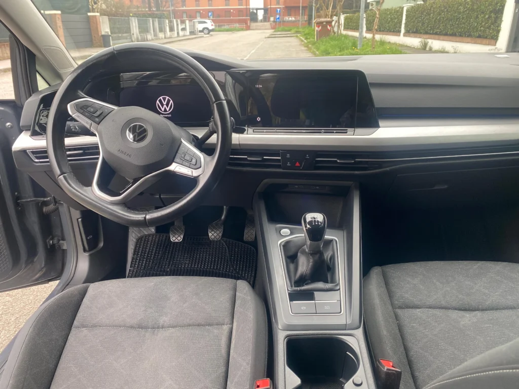 Volkswagen Golf 8 usato MCMcecchinauto
