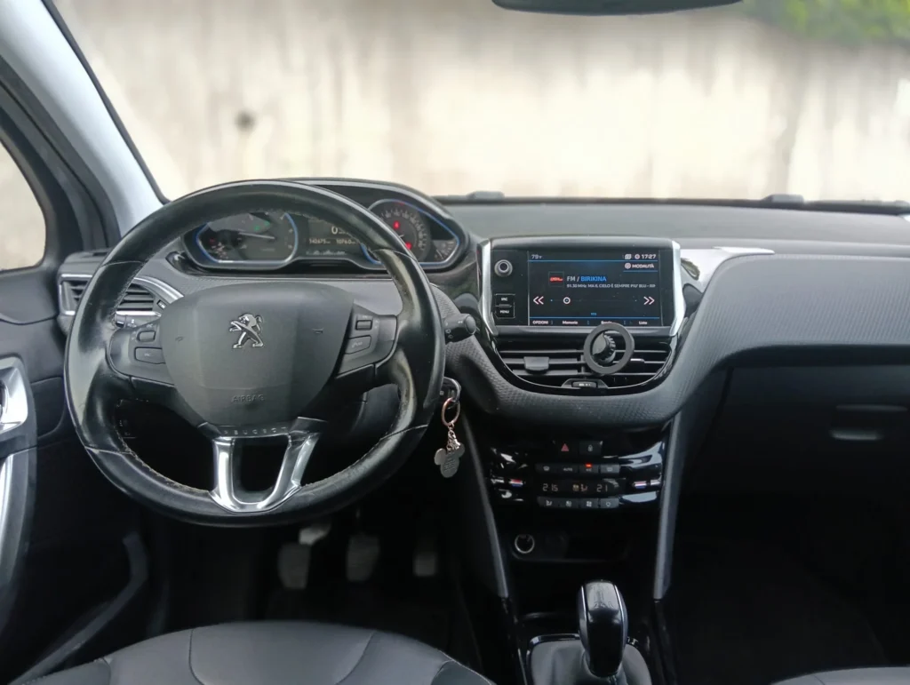 Peugeot 2008 usato MCMcecchinauto