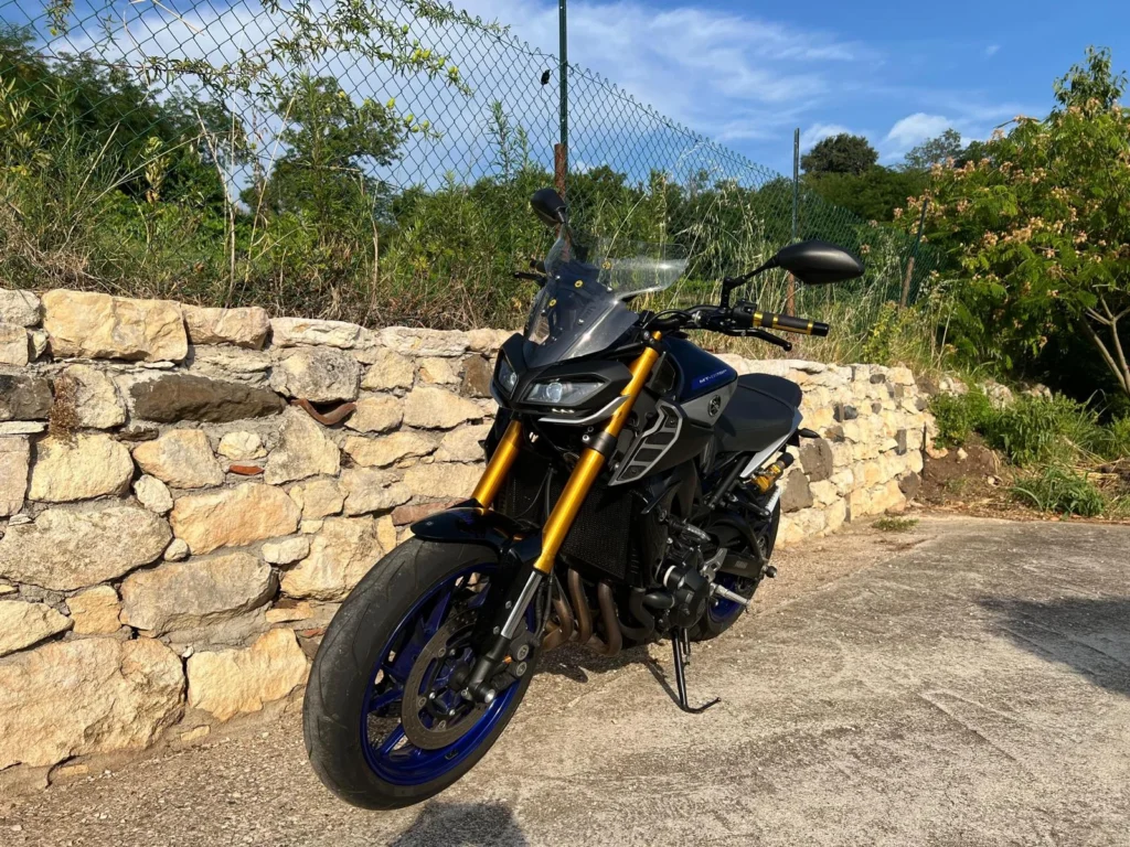 Yamaha MT09 usato MCMcecchinauto