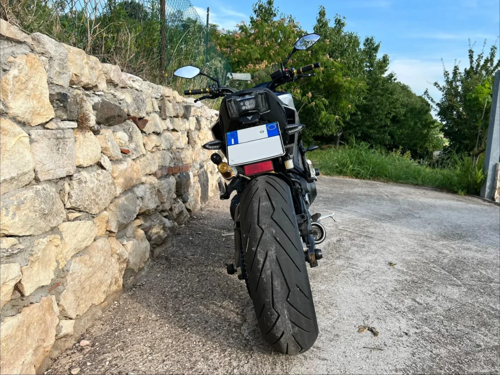 Yamaha MT09 usato MCMcecchinauto