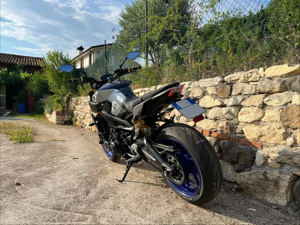 Yamaha MT09 usato MCMcecchinauto
