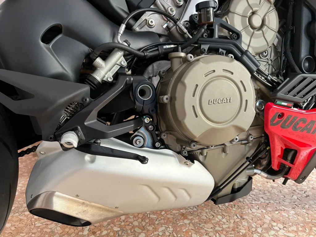 Ducati STREETFIGHTER V4S usato MCMcecchinauto