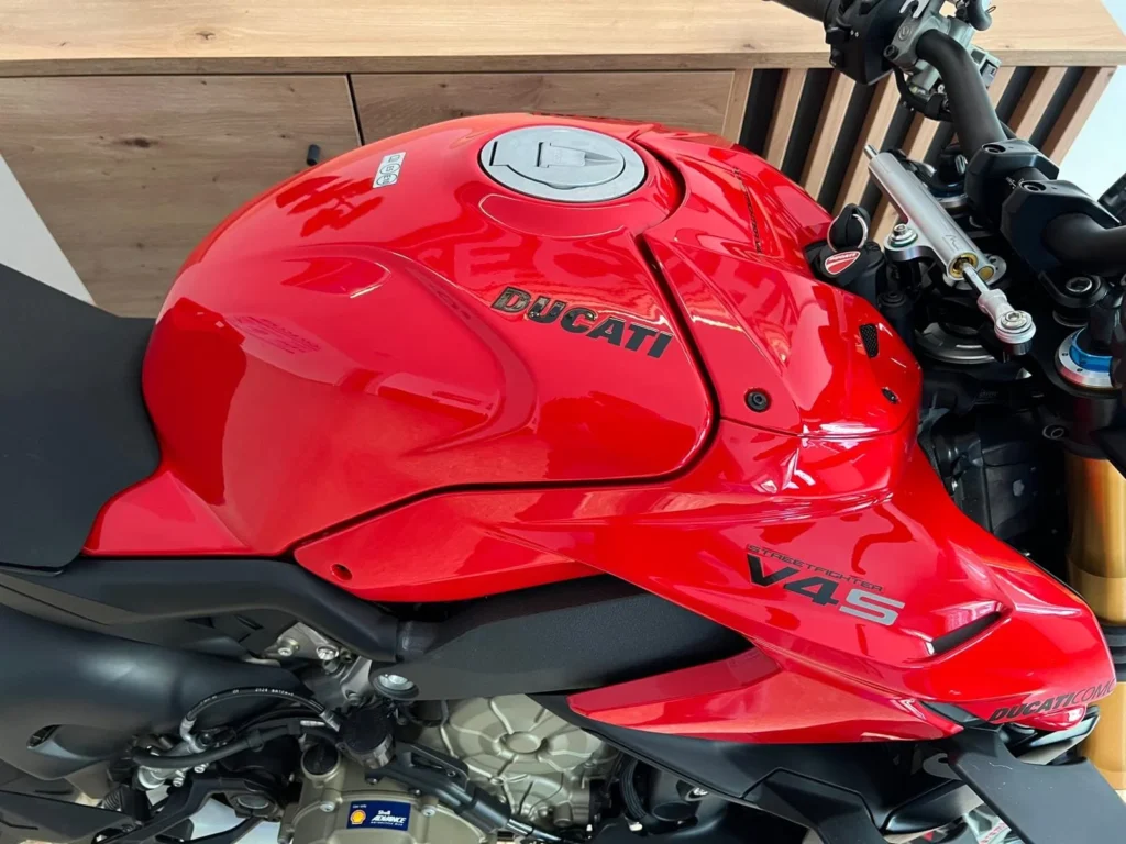 Ducati STREETFIGHTER V4S usato MCMcecchinauto