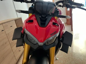 Ducati STREETFIGHTER V4S usato MCMcecchinauto