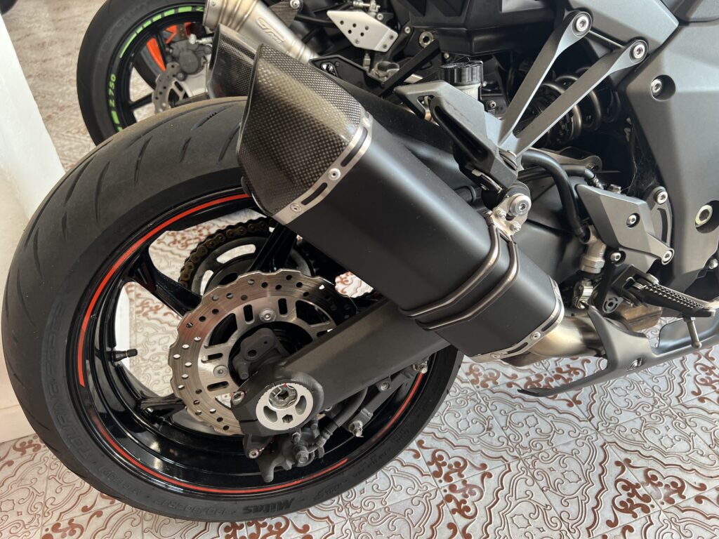 Kawasaki Z 1000 usato MCMcecchinauto