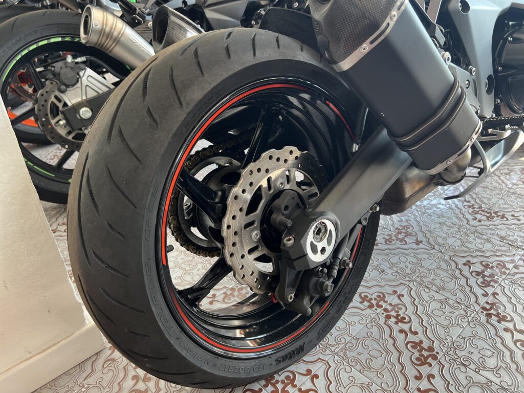 Kawasaki Z 1000 usato MCMcecchinauto
