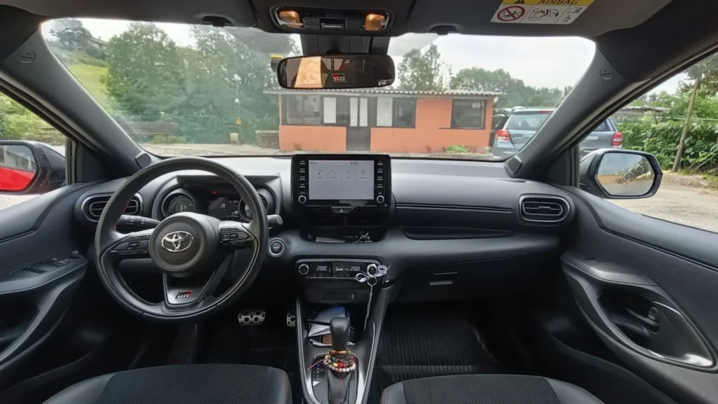 Toyota Yaris usato MCMcecchinauto
