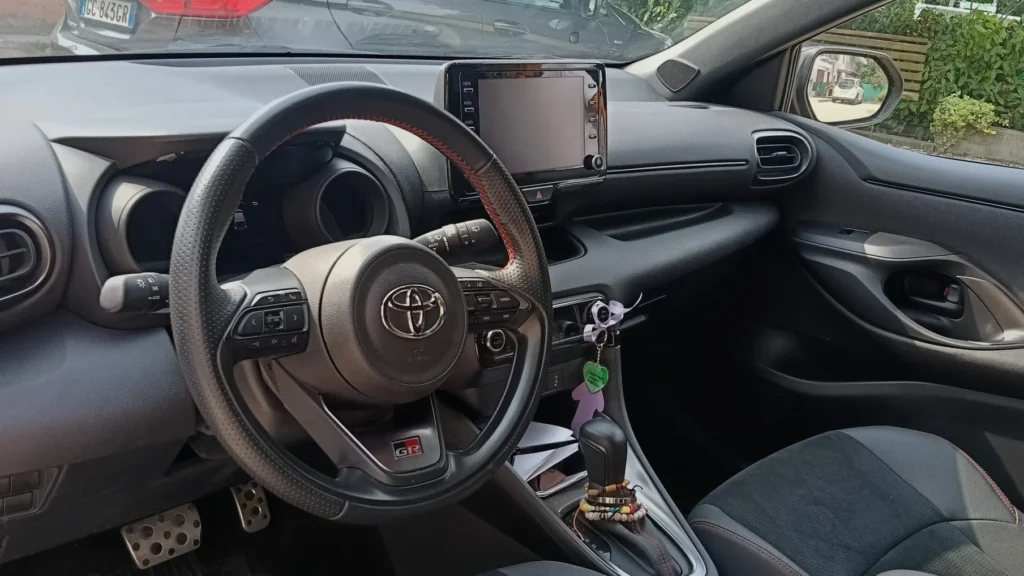Toyota Yaris usato MCMcecchinauto
