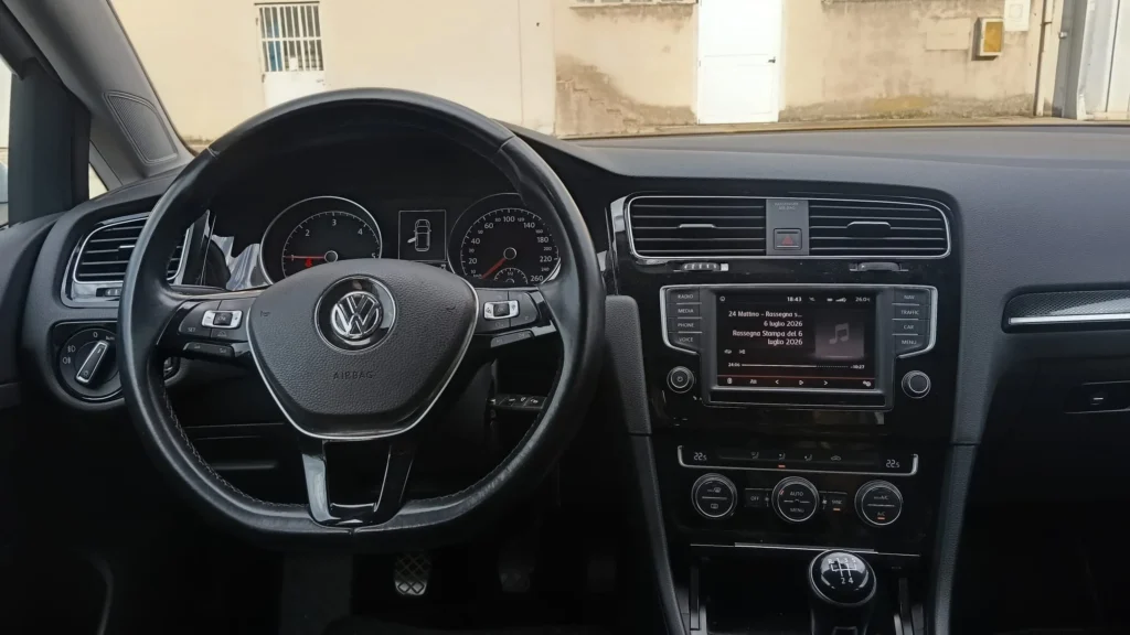 Volkswagen Golf usato MCMcecchinauto