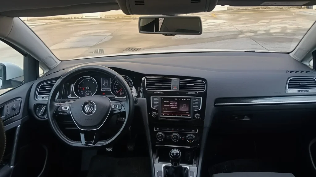 Volkswagen Golf usato MCMcecchinauto
