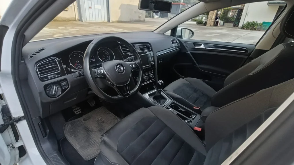 Volkswagen Golf usato MCMcecchinauto