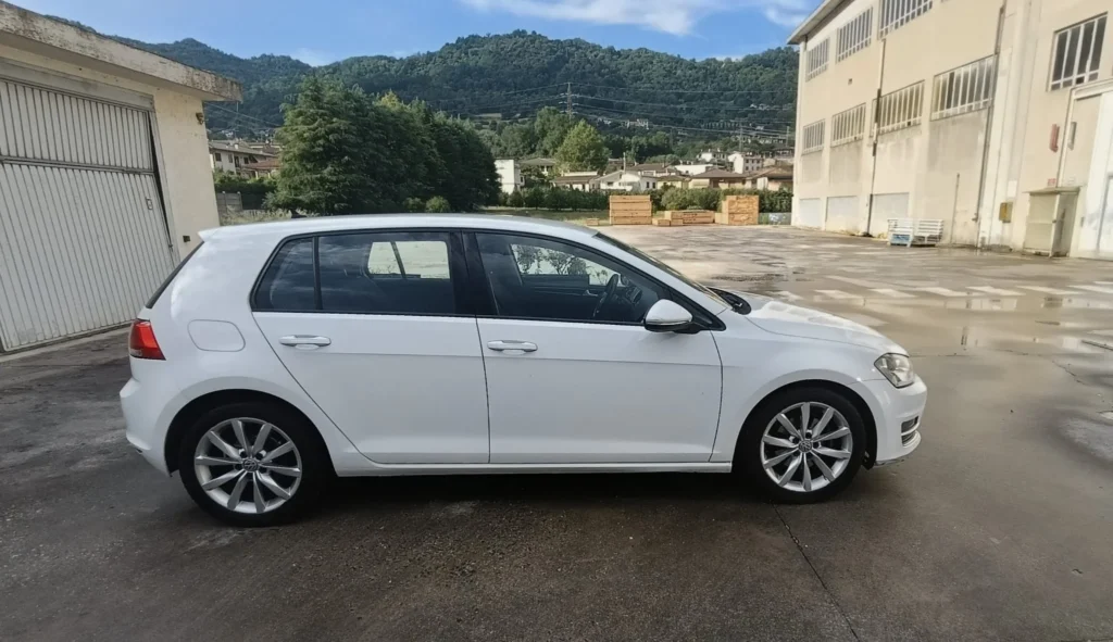 Volkswagen Golf usato MCMcecchinauto