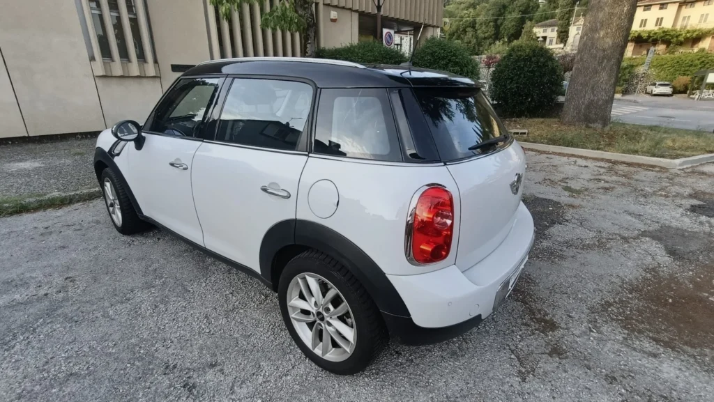Mini COOPER COUNTRYMAN usato MCMcecchinauto