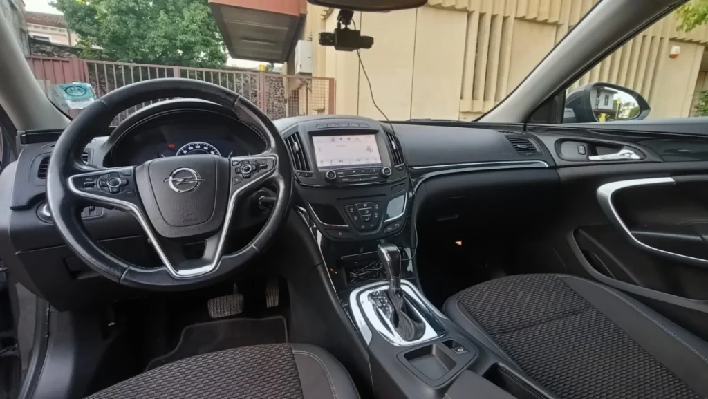 Opel Insignia Sports Tourer SW usato MCMcecchinauto