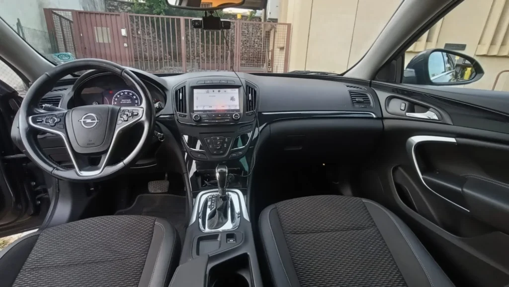 Opel Insignia Sports Tourer SW usato MCMcecchinauto