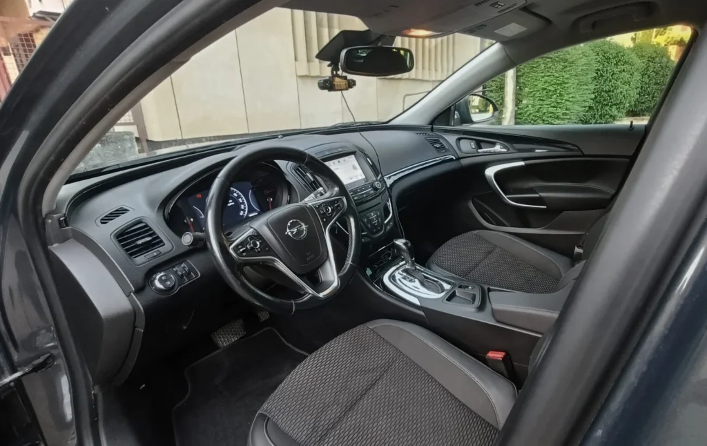 Opel Insignia Sports Tourer SW usato MCMcecchinauto
