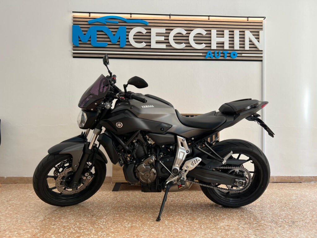 Yamaha MT 07 usato MCMcecchinauto