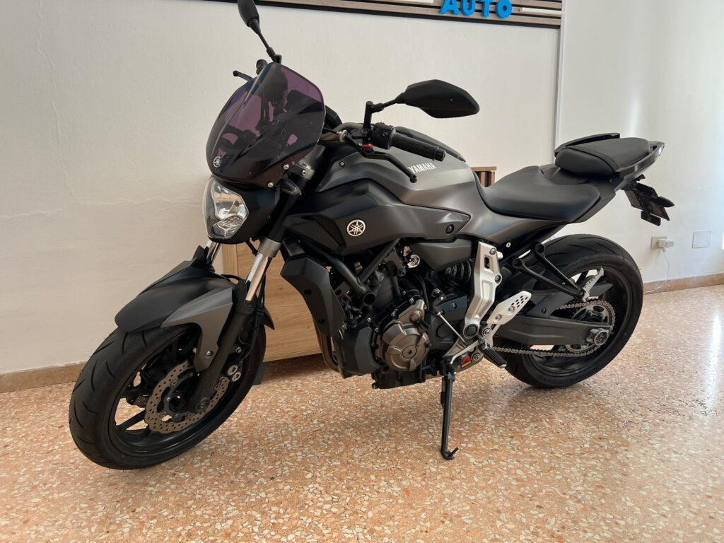 Yamaha MT 07 usato MCMcecchinauto