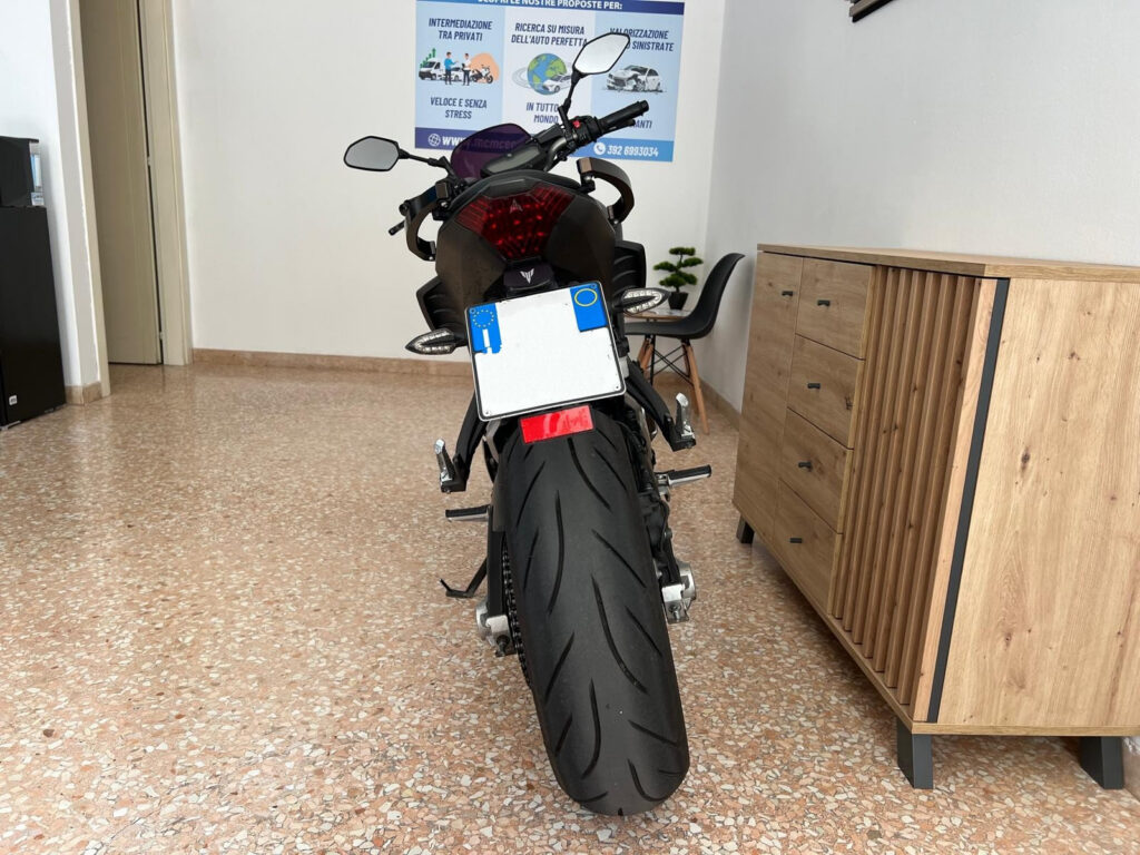 Yamaha MT 07 usato MCMcecchinauto
