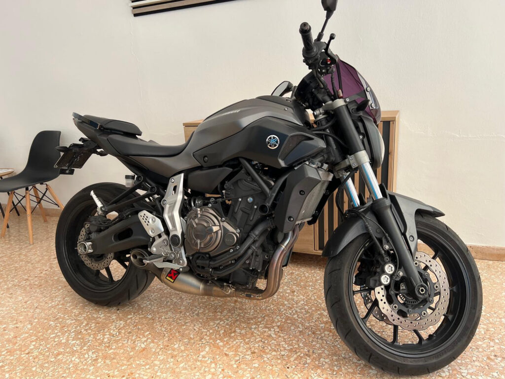 Yamaha MT 07 usato MCMcecchinauto